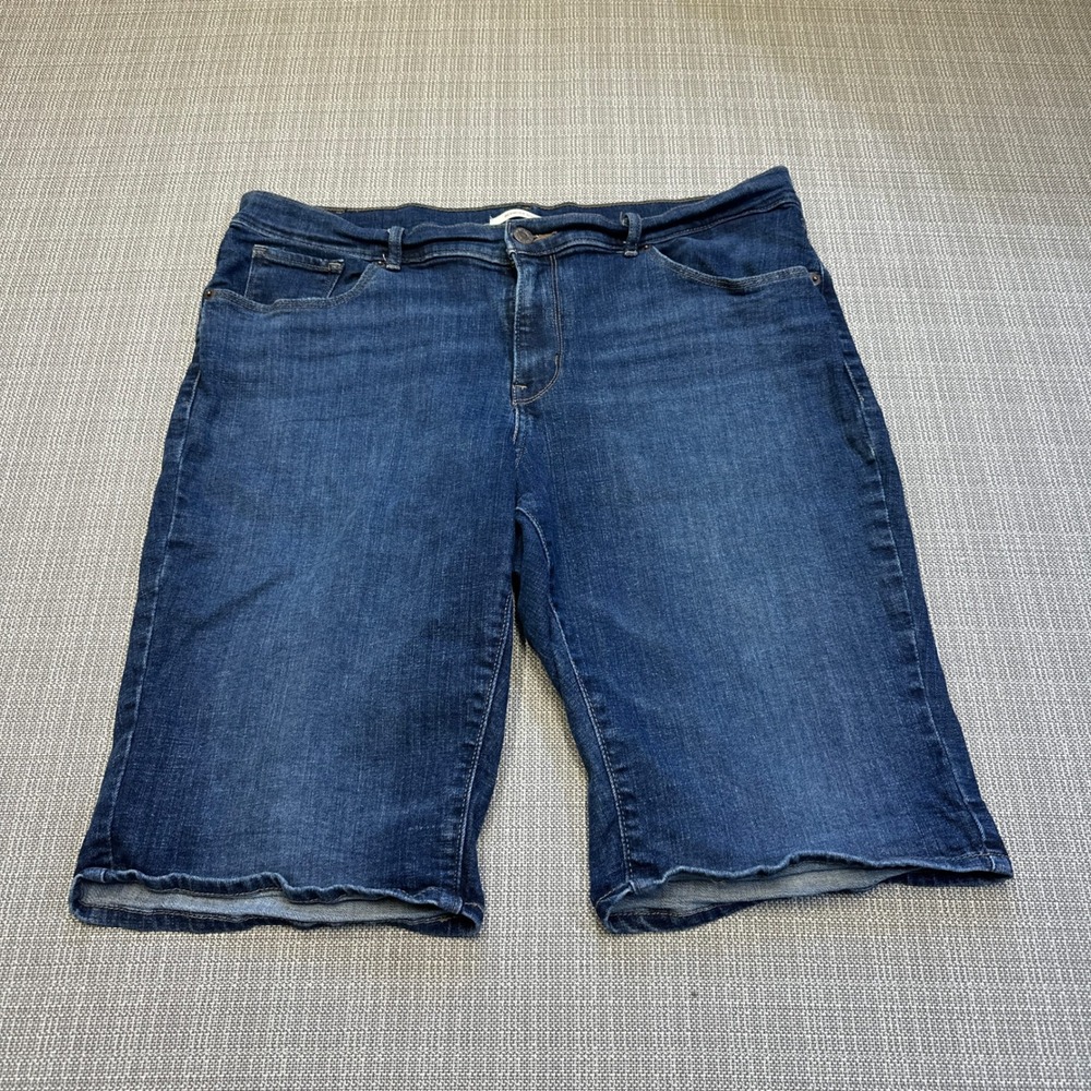 Levi Bermuda Shorts Womens Size 32 Dark Wash Denim Stretch Mid Rise